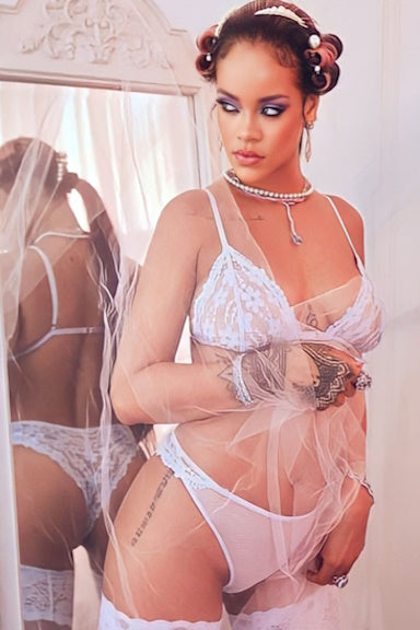 Rihanna - Glossy Borderless Photo - Pop R&B Singer - ID#0002