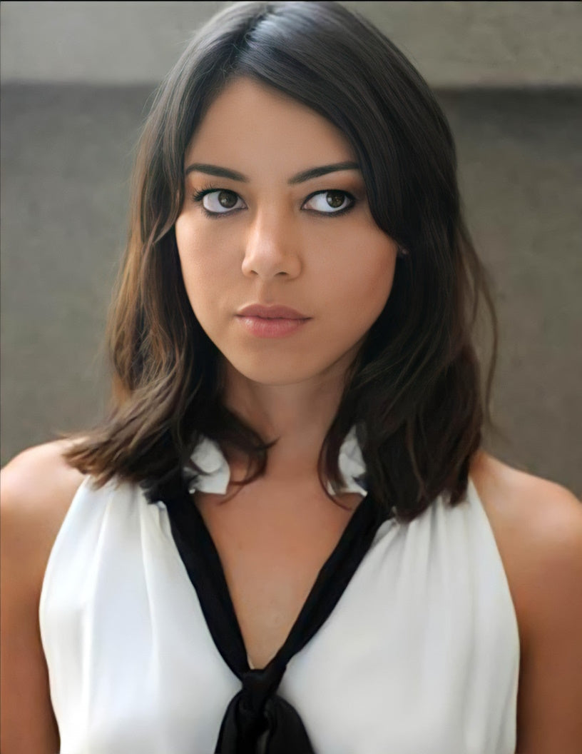 Aubrey Plaza - Glossy Borderless Photo - Actress - ID#0009